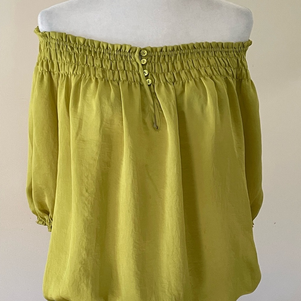 Violet and Claire Chartreuse peasant blouse w/elastic neckline, hem, sleeves. - Picture 4 of 10